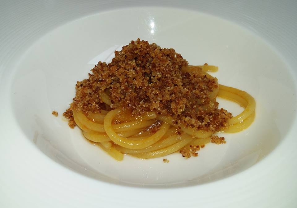 28 posti, spaghetti albicocche in conserva, salsa ponzu e pane all’aglio