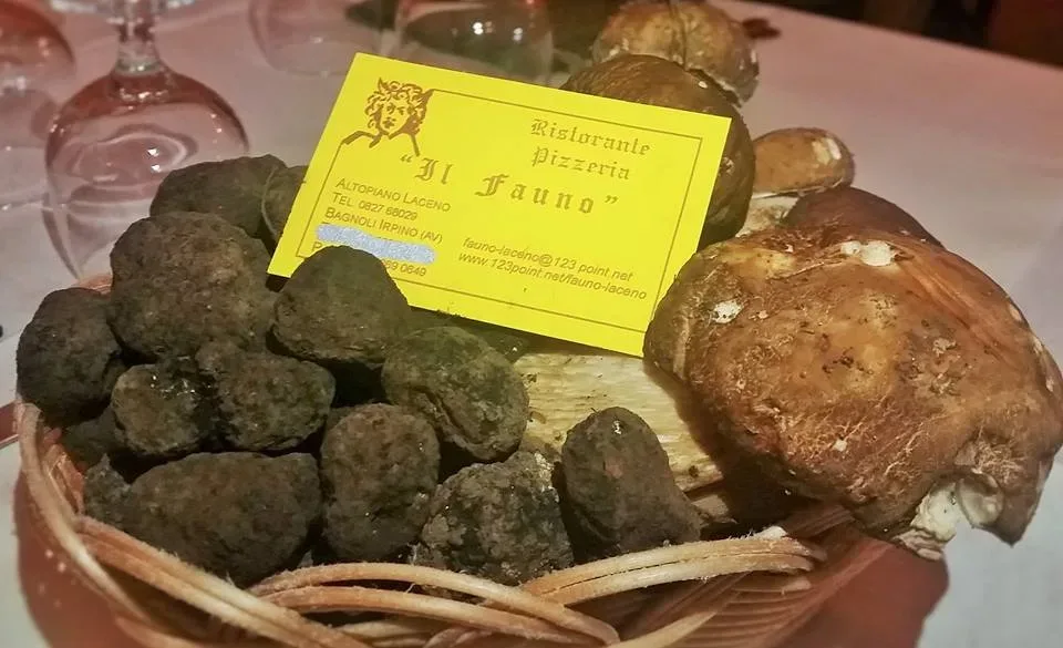 Il Fauno, Il cesto con porcini e tartufi