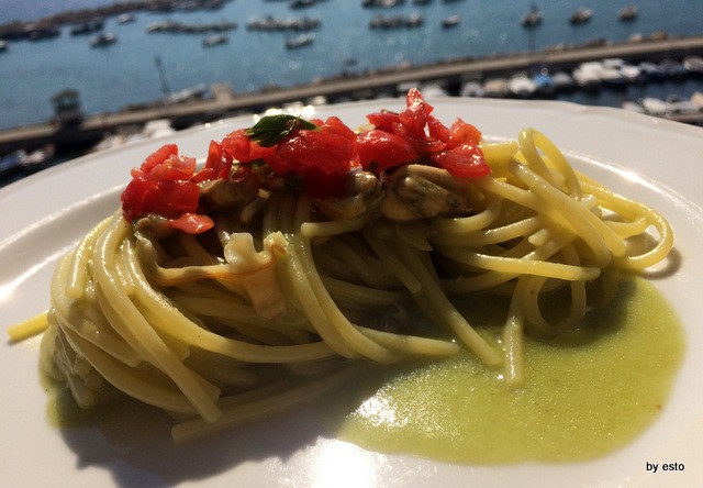 Il Magone Francesca Sotti D'Abbusco spaghetti alla vongole con peperoncini verdi