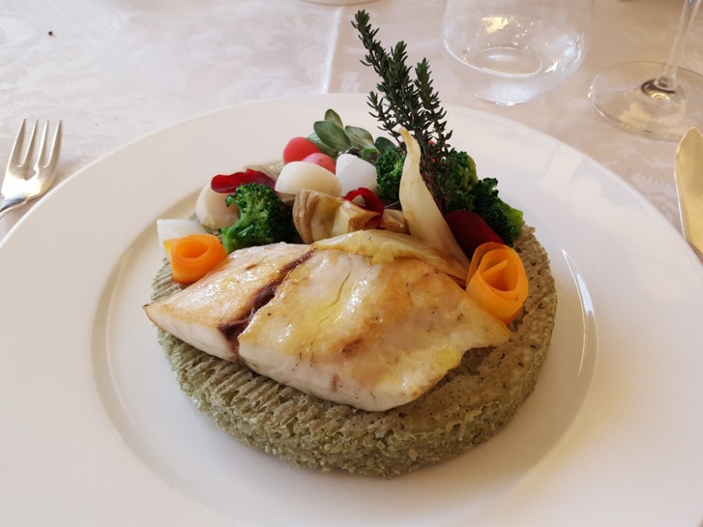 Il mare e l’orto, ombrina cotta sul mattone di sale ed erbe con verdure di Theo Panati - photo by PassioneGourmet