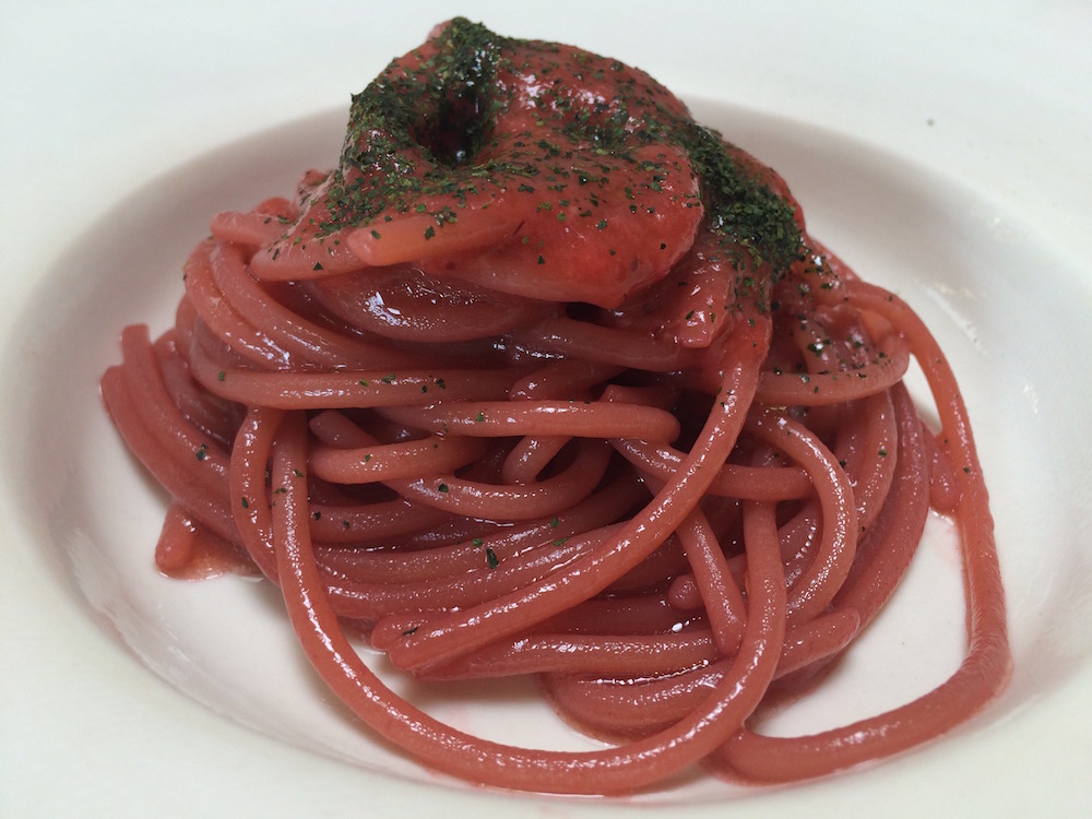 L'Argine a Venco' - Spaghetti con fragole di bosco, passata di pomodoro e aglio orsino