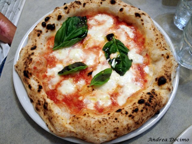 La classifica delle migliori pizzerie della provincia di Caserta. La pizza margherita de I Masanielli di Sasa' Martucci a Caserta