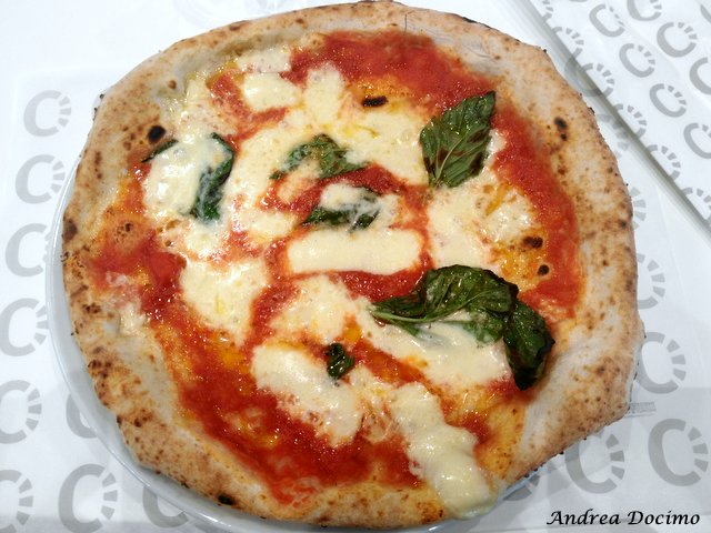 La classifica delle migliori pizzerie della provincia di Caserta. La pizza margherita di Colorito con Valerio Vuolo a Caserta