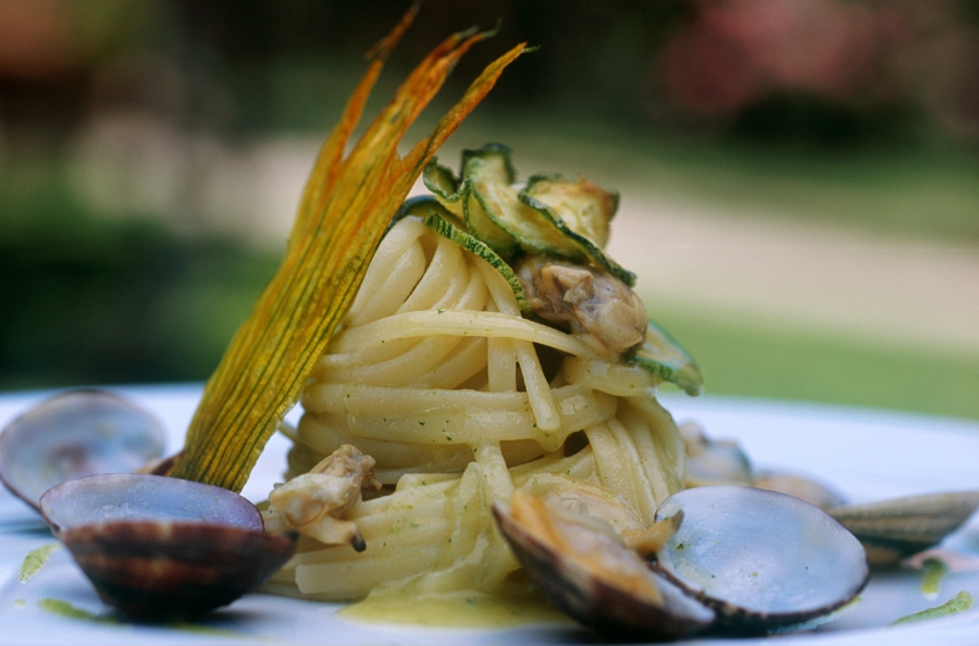 Linguine vongole e zucchine don alfonso