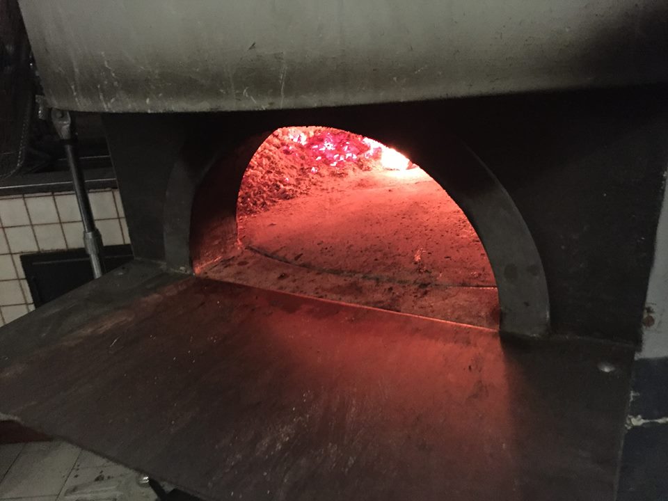Pizzeria 'O Gemell, il forno da pizza