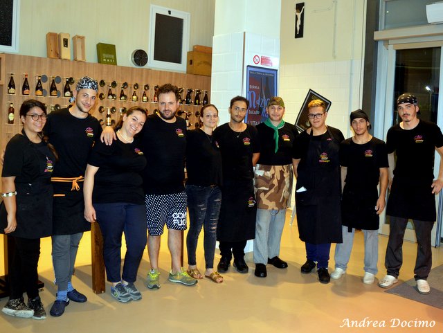 Bifburger by Bifulco a San Giuseppe Vesuviano. Lo staff con Nando e Speranza Bifulco