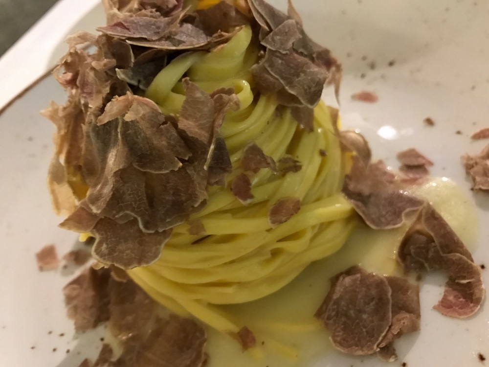 Savini, tagliolini al burro e tartufo