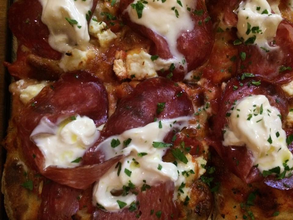 DOL, pizza con ricotta e spianata