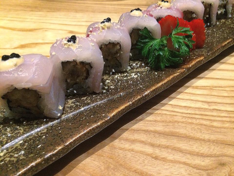 J JAPANESE, premium roll: ventresca di dentice, caviale yuzu e ostrica furai