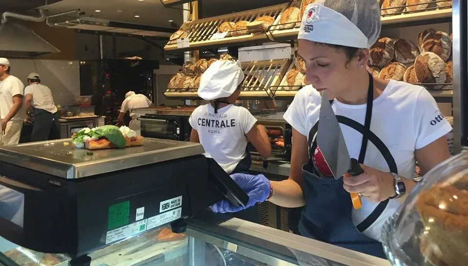 Gabriele Bonci a Termini, il banco