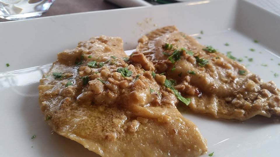 Il Tintore, Ravioli ripieni di zucca, besciamella e salsiccia con salsa di noci ed alici salate