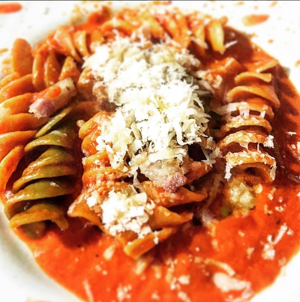 Fusilli peperoni e guanciale