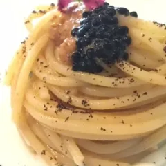 Ristorante Emozionando Spaghetti Pastificio Cuomo con ricci di mare e ricotta schianta