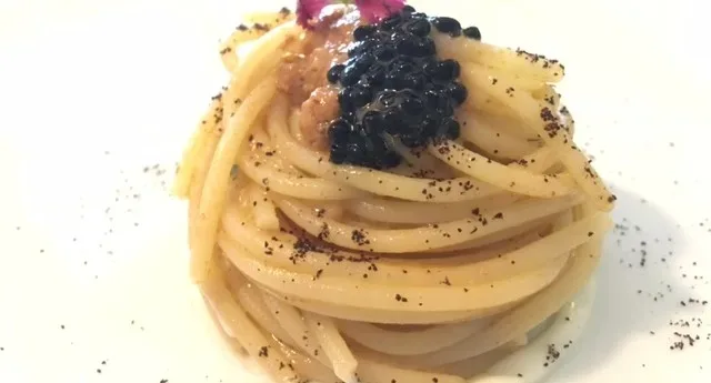 Ristorante Emozionando Spaghetti Pastificio Cuomo con ricci di mare e ricotta schianta