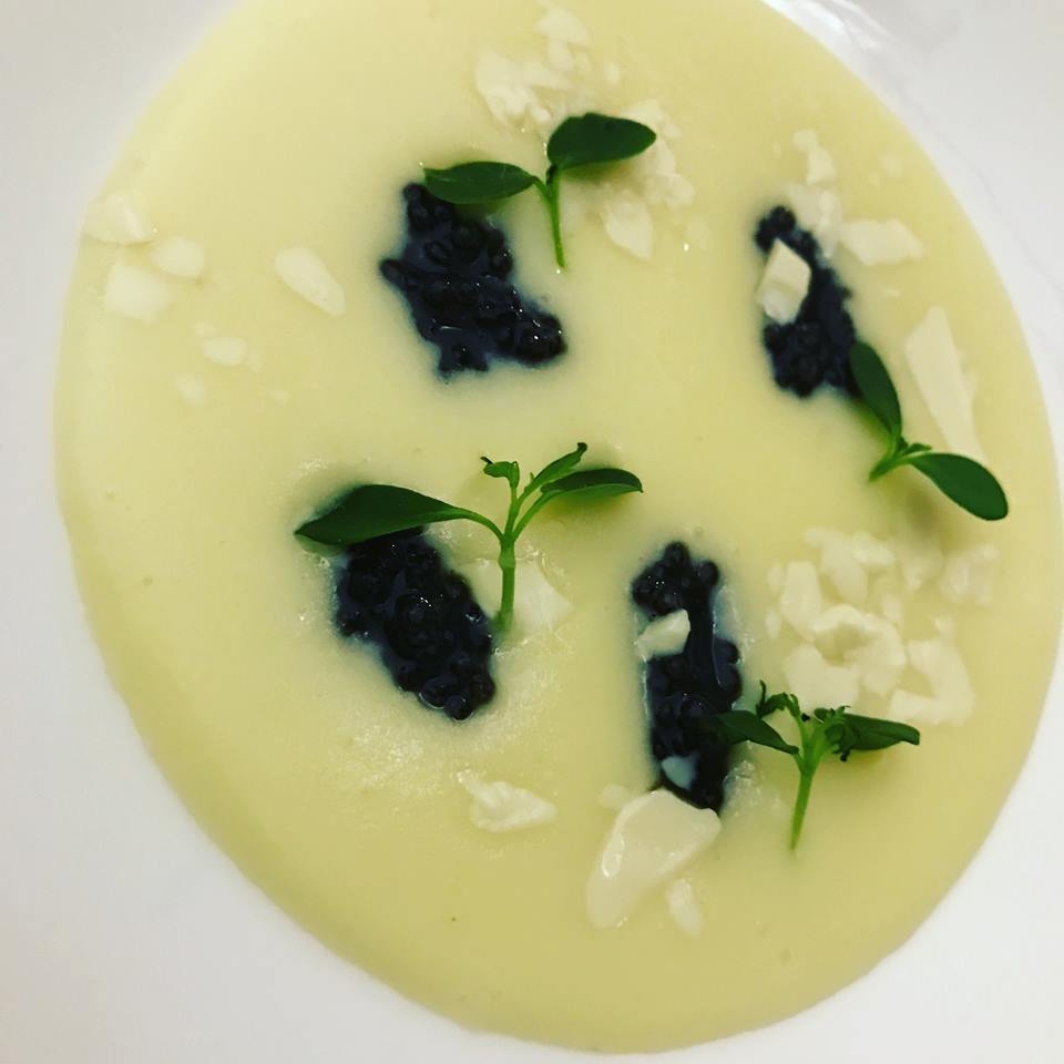 Ilario Vinciguerra, patate emulsionate con olio, cioccolata bianca e caviale