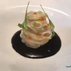 Spaghetto di Gragnano IGP Di Martino al baccalà mantecato, nero di seppia, lemon grass e caviale di trota