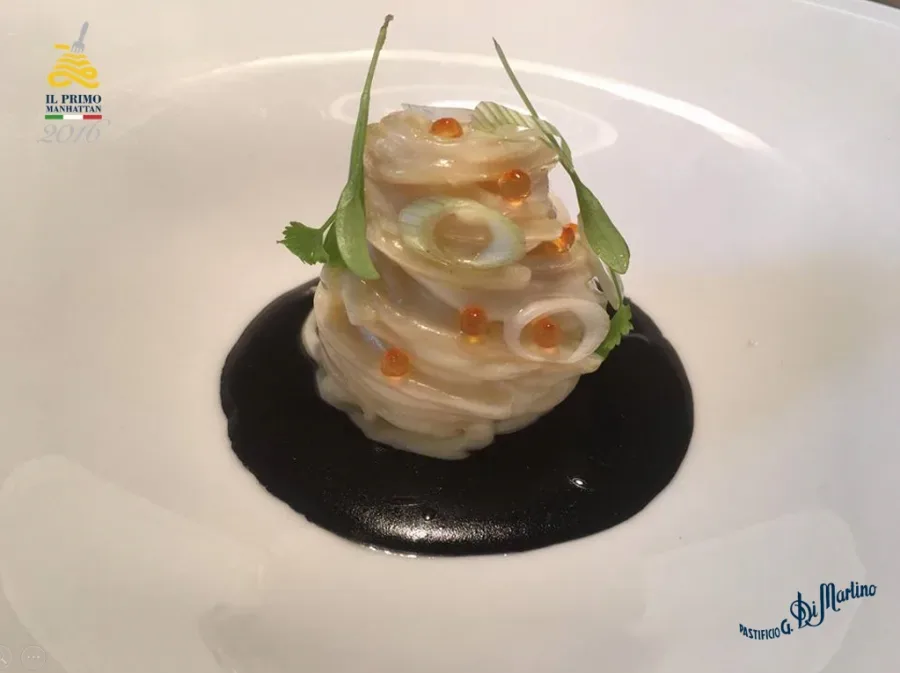 Spaghetto di Gragnano IGP Di Martino al baccalà mantecato, nero di seppia, lemon grass e caviale di trota