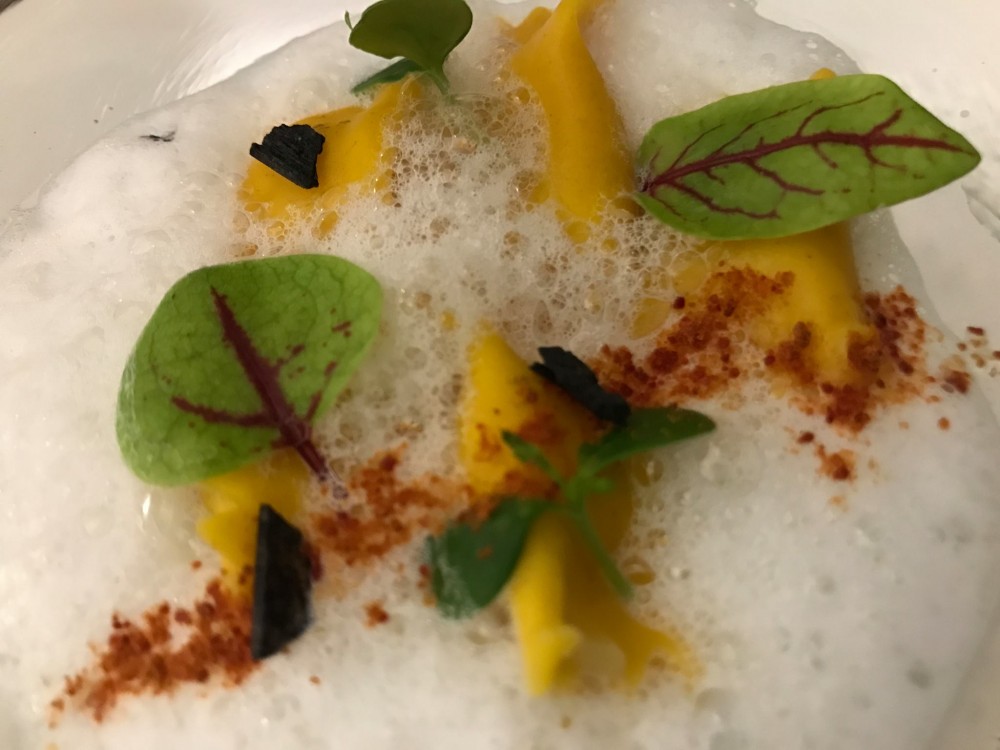 Ilario Vinciguerra, agnolotti con emulsione di bacca'