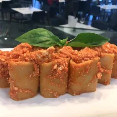 Paccheri di Gragnano al ragù con la ricotta di bufala