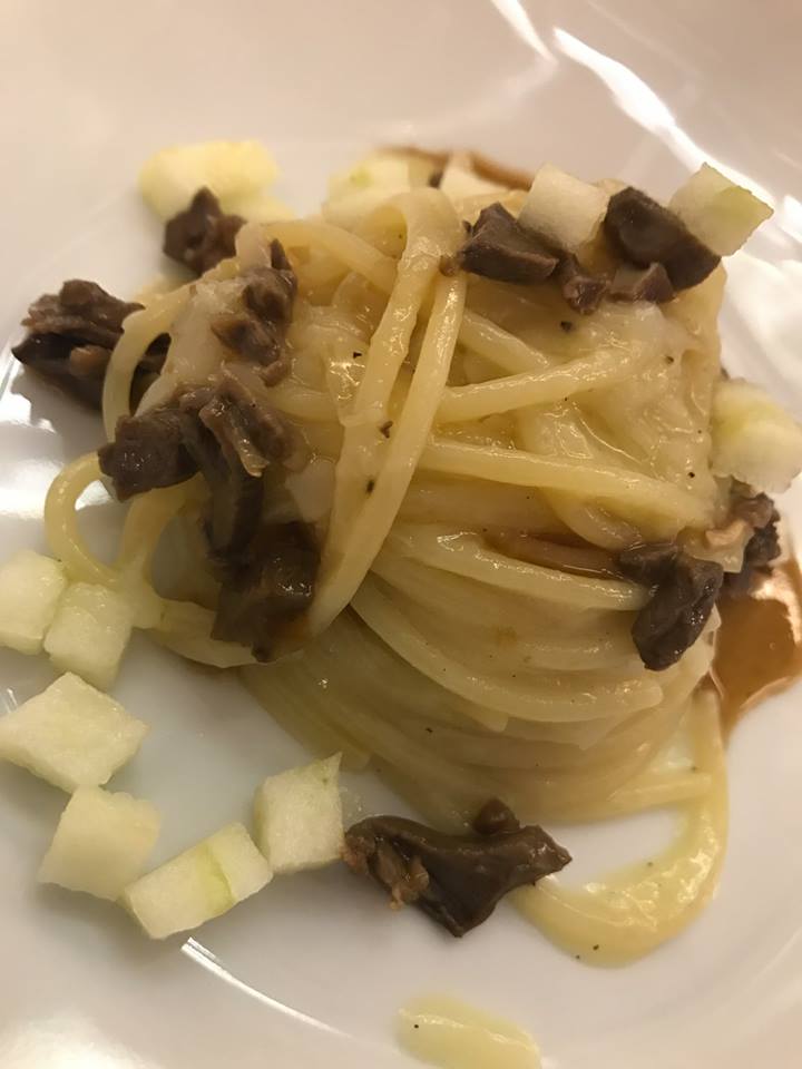 Piazzetta Milu', spaghettini e interiora di capretto