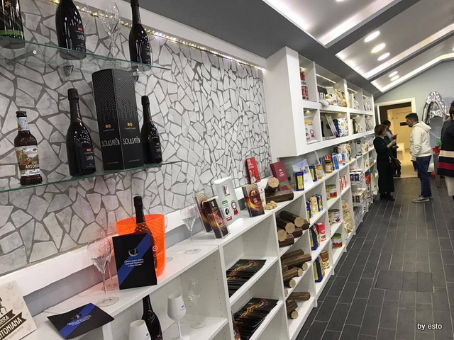 AVPN Inaugurazione nuva sede il premio a Giovanni Improta