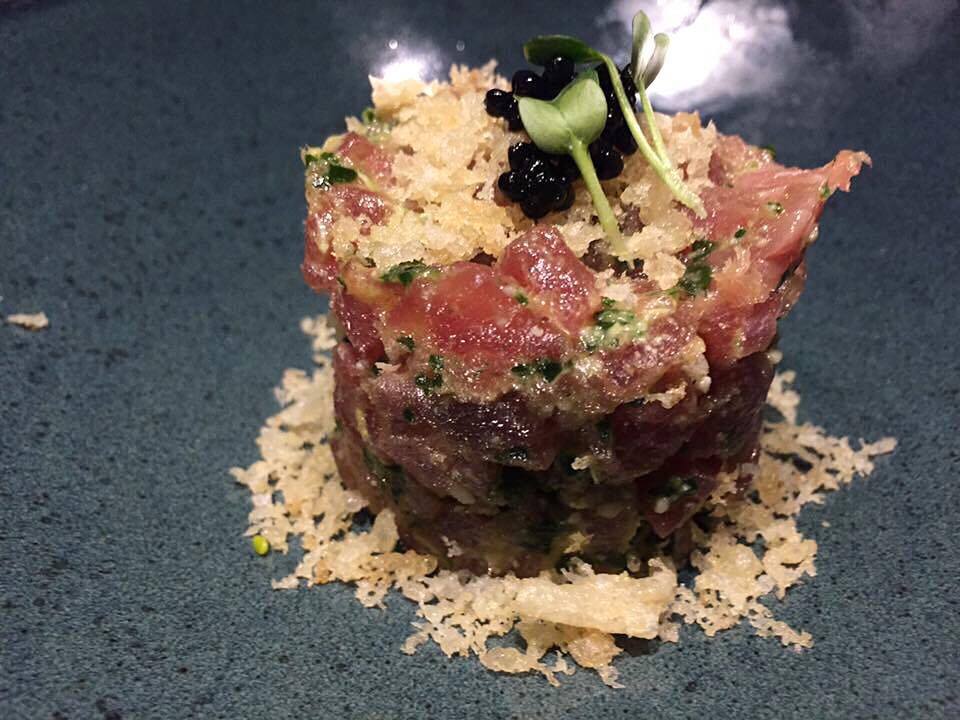 Capodanno fusion, J Japanese Restaurant Tartare di Tonno, pesto di spinaci, Agedama e Caviale