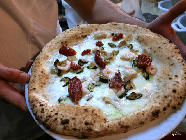 Checco Pizza Lecce. La taranta e un pezzo di napoletanita'pizza ortolana