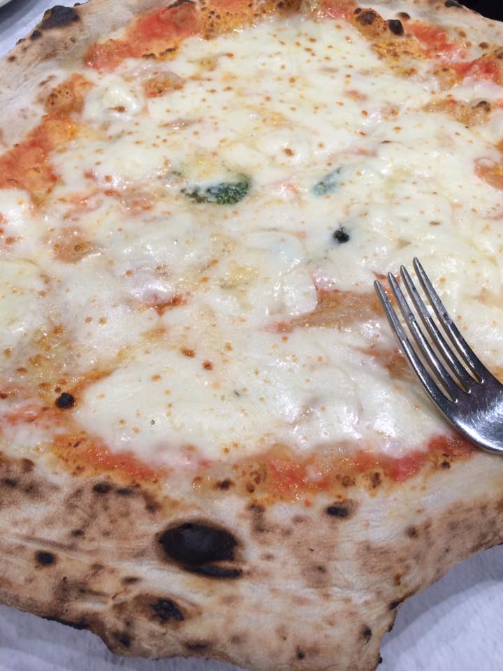 Da Michele a Roma, la margherita con doppia mozzarella