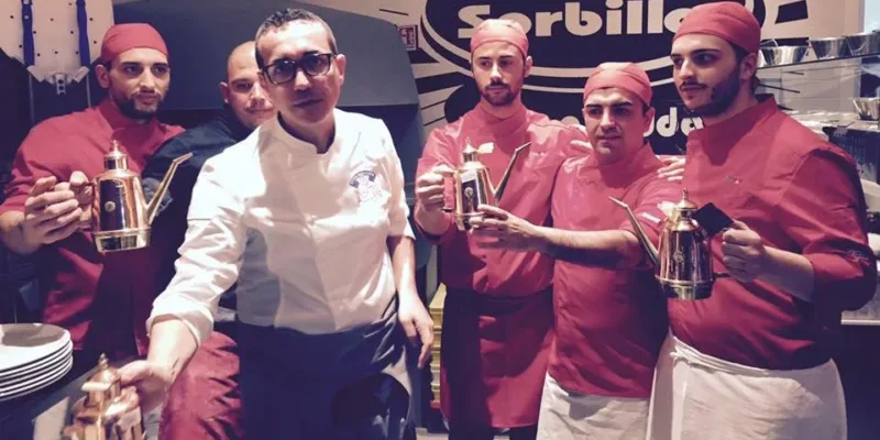 Gino Sorbillo e lo staff di Olio a Crudo