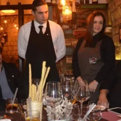 Luca Esposito e lo staff de La Locanda del Testardo