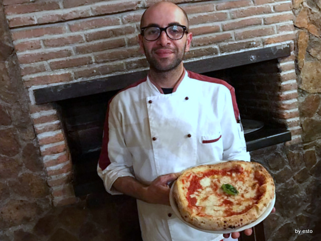 'A Luna Rossa la pizza margherita