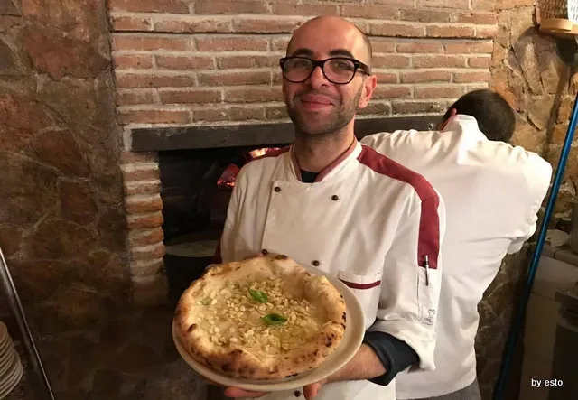 'A Luna Rossa la pizza pera e gorgonzola