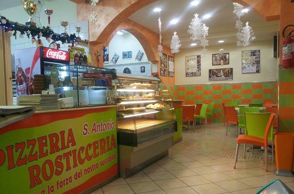 Pizzeria Sant'Antonio, l'interno