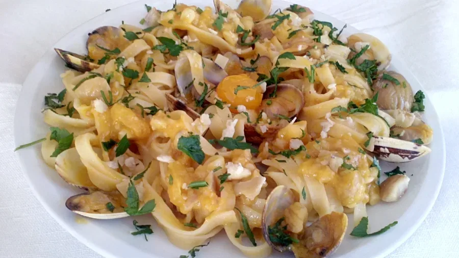 Tagliatelle vongole e castagne