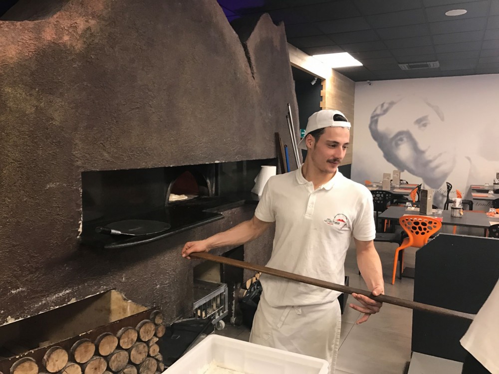 Pizzeria Da Michele I Condurro a Fuorigrotta, il forno Vesuvio