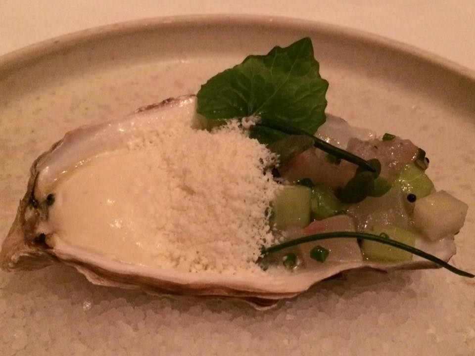 The Ledbury, Chantilly di ostrica. Tartare di dentice con wasabi inglese ghiacciato