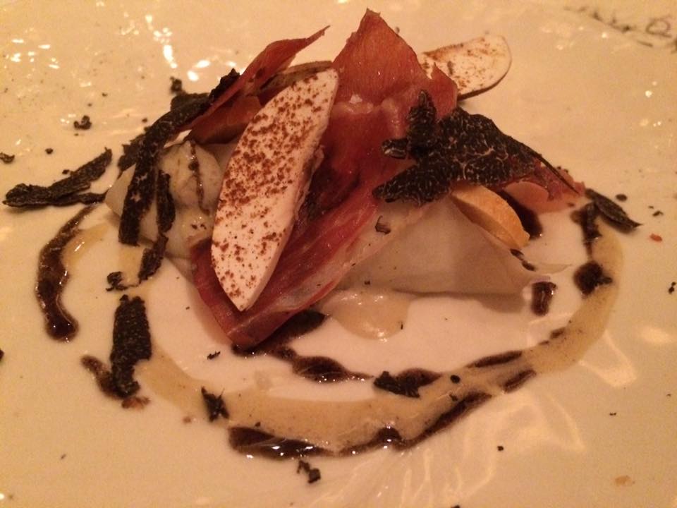 The Ledbury, Uovo tiepido di fagiano. Con sedano rapa, Arbois, prosciutto essiccato e tartufo