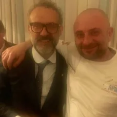 Pignalosa con le pizze fritte e Massimo Bottura