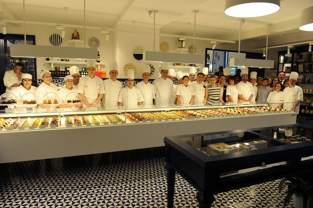 Sal De Riso con i suoi collaboratori