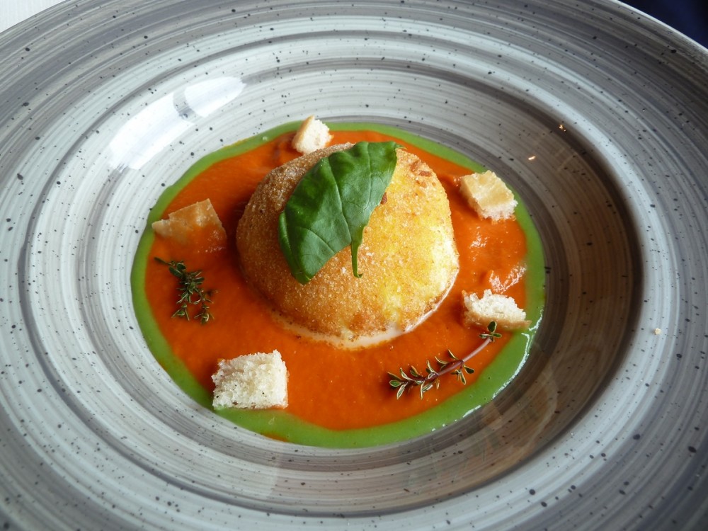 Al Vigneto, coulis di pomodoro e basilico con mozzarella