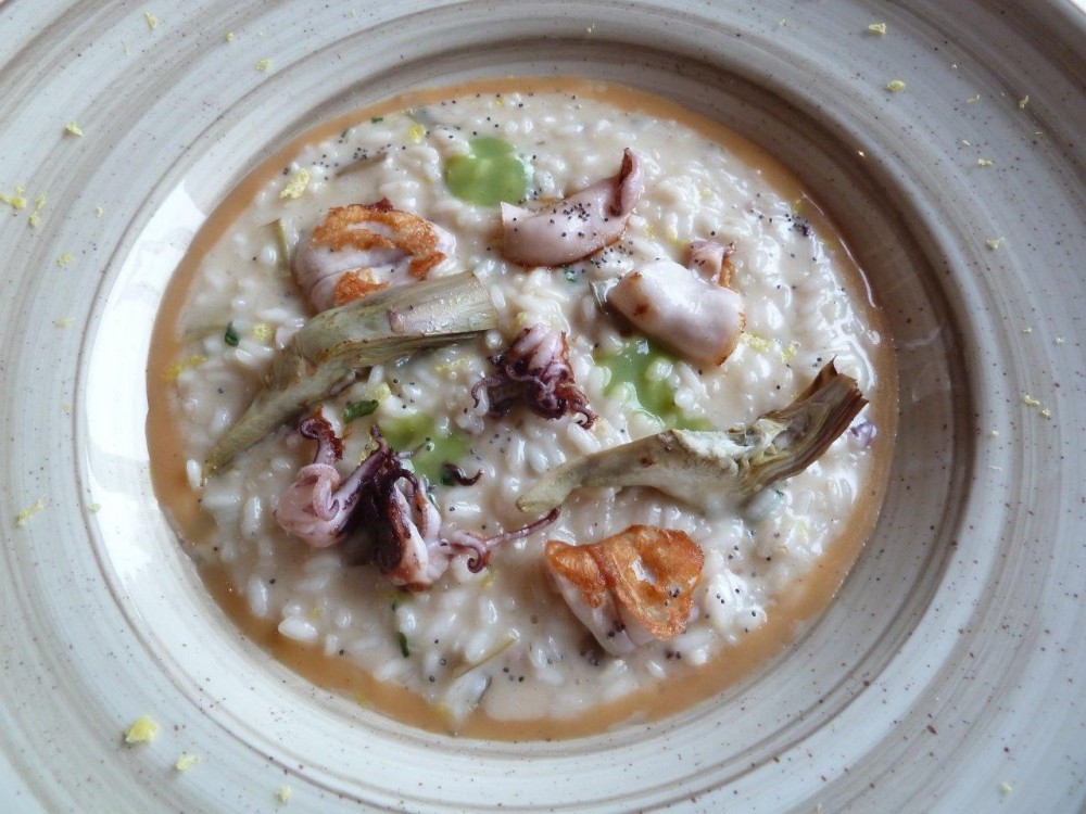 Al Vigneto, risotto con carciofi calamaretti e lime