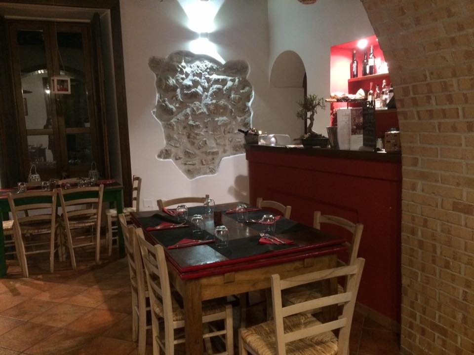 Antica Pizzeria De Rossi, la sala