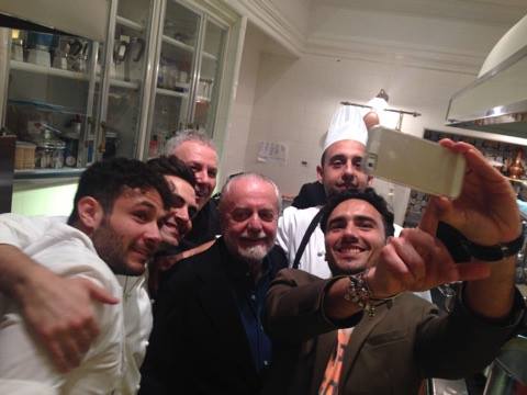 Il selfie finale a casa De Laurentis