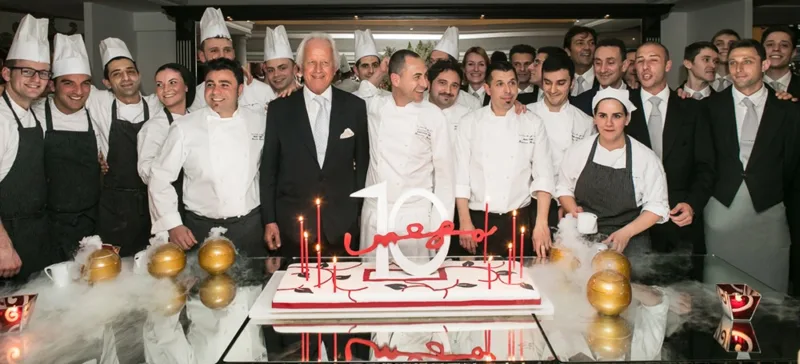 Foto di gruppo finale per festeggiare i dieci anni dell'Hassler