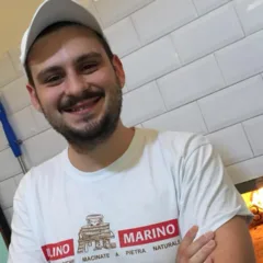 Piccolo Buco, il bravo pizzaiolo Francesco Vittucci