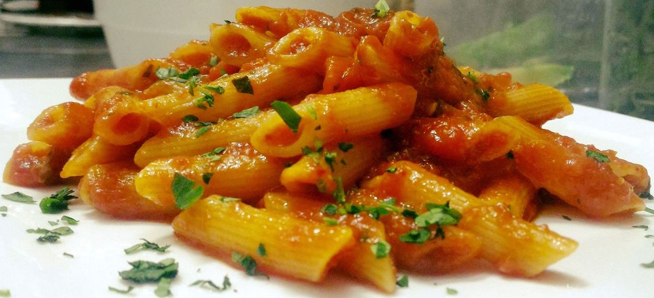 Piccolo Buco, penne all'arrabbiata