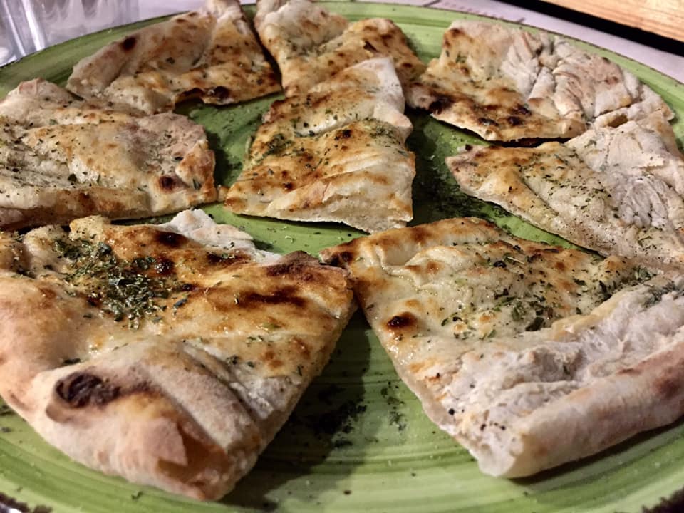 Pizzeria De Rossi, la focaccia olio e origano