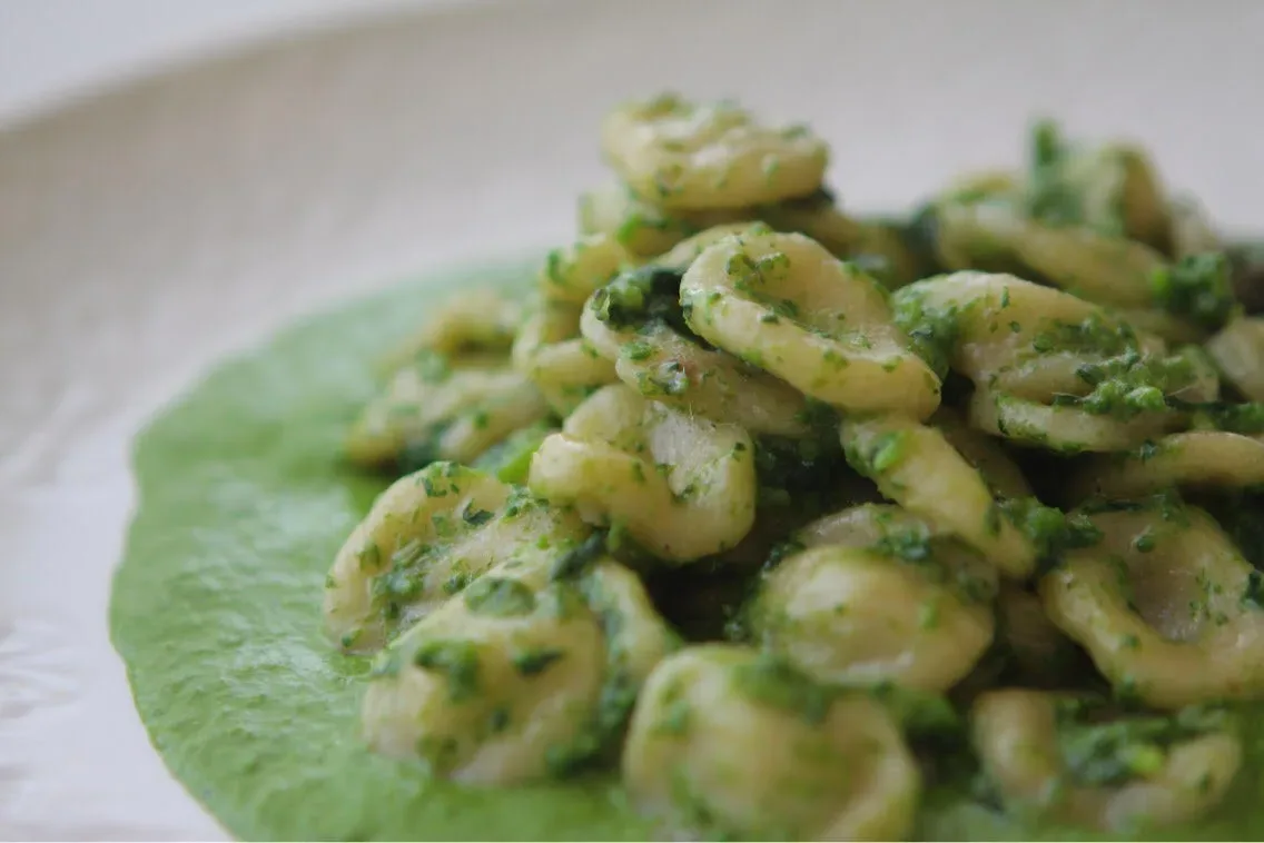 Orecchiette con cime di rape pugliesi e acciughe