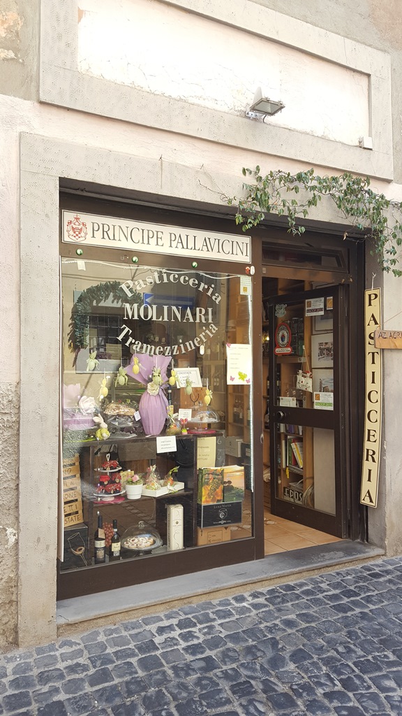 Pasticceria Molinari, ingresso