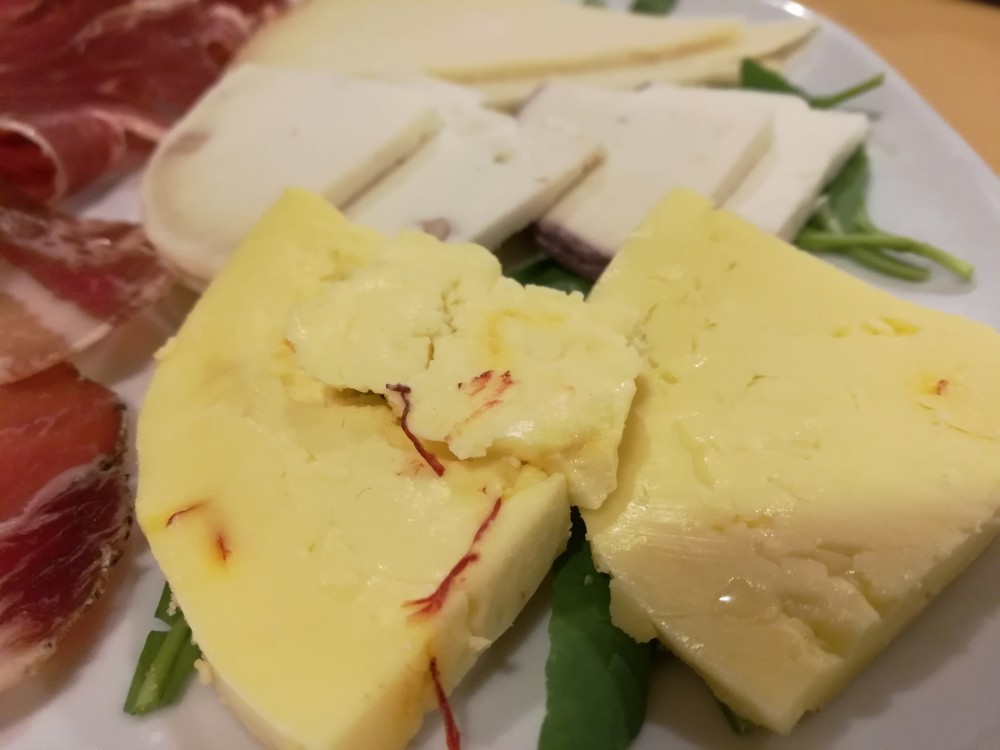 Koine' Soul Food, formaggio allo zafferano